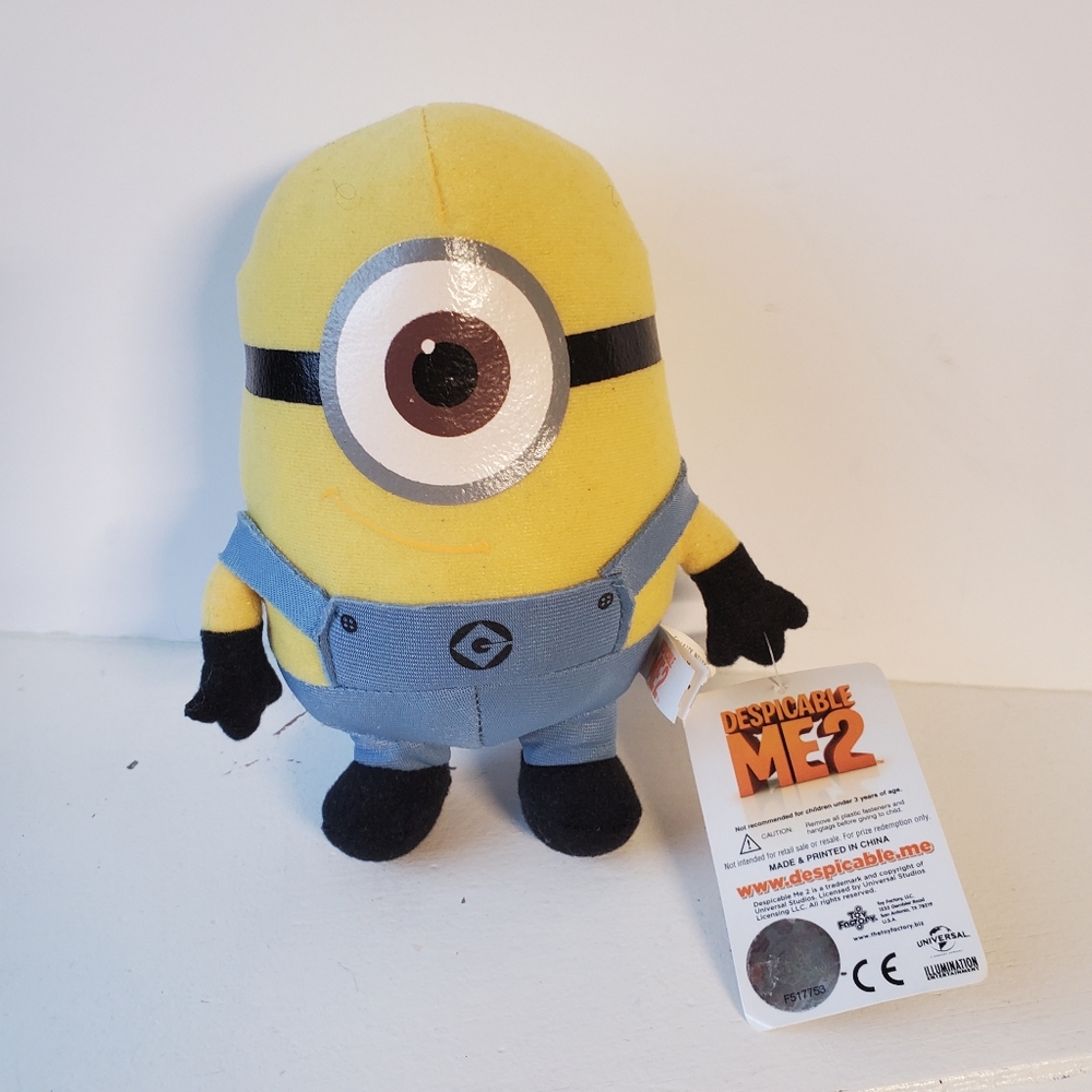 Despicable Me 2 Stuffed/Plush Minion One Eye (Stuart) 5 Inches Tall 2014 prize